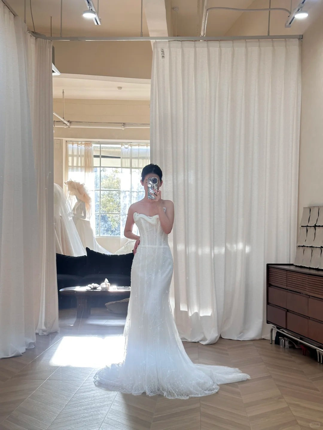 Elegant White Mermaid Wedding Dress with Wavy Beaded Lace and Train P3098