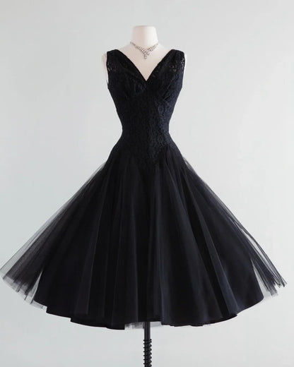 Elegant Black V-Neck Lace Tulle A-Line Homecoming Dress P3143