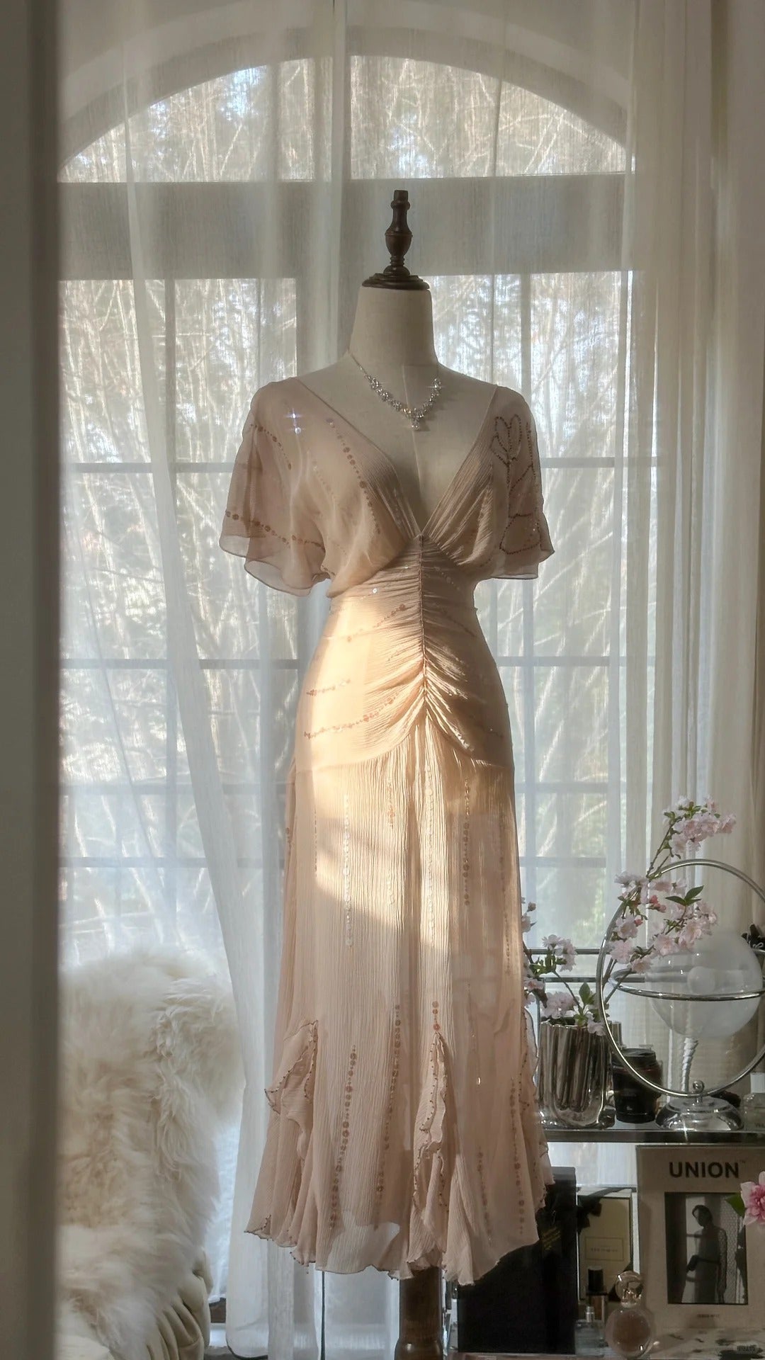 Elegant Pink V-neck Short-sleeved Chiffon Flowing Prom Dress P3309