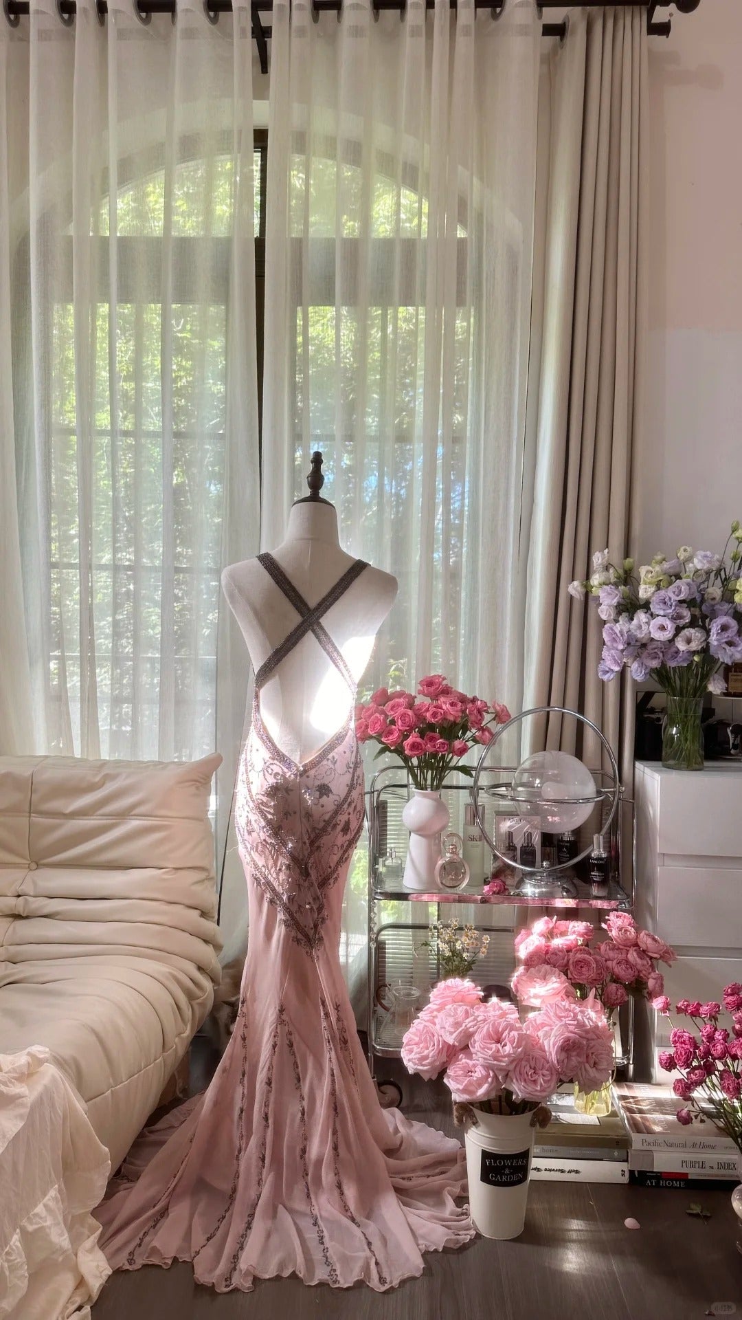 Retro Pink Halterneck V-neck Open Back Beaded Chiffon Long Prom Dress P3356