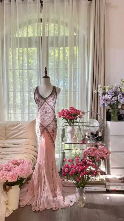 Retro Pink Halterneck V-neck Open Back Beaded Chiffon Long Prom Dress P3356