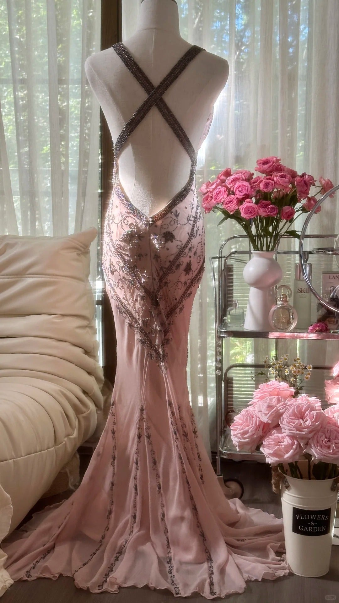 Retro Pink Halterneck V-neck Open Back Beaded Chiffon Long Prom Dress P3356