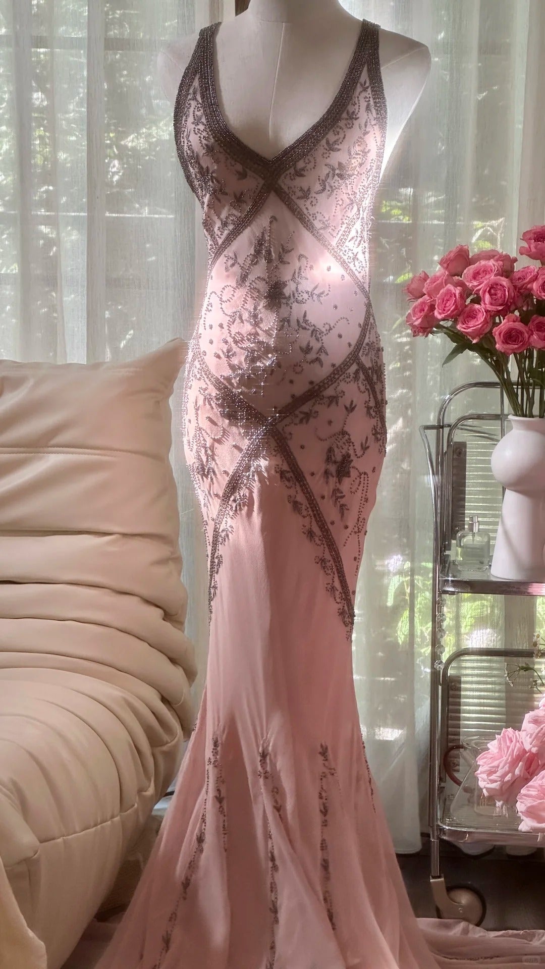 Retro Pink Halterneck V-neck Open Back Beaded Chiffon Long Prom Dress P3356