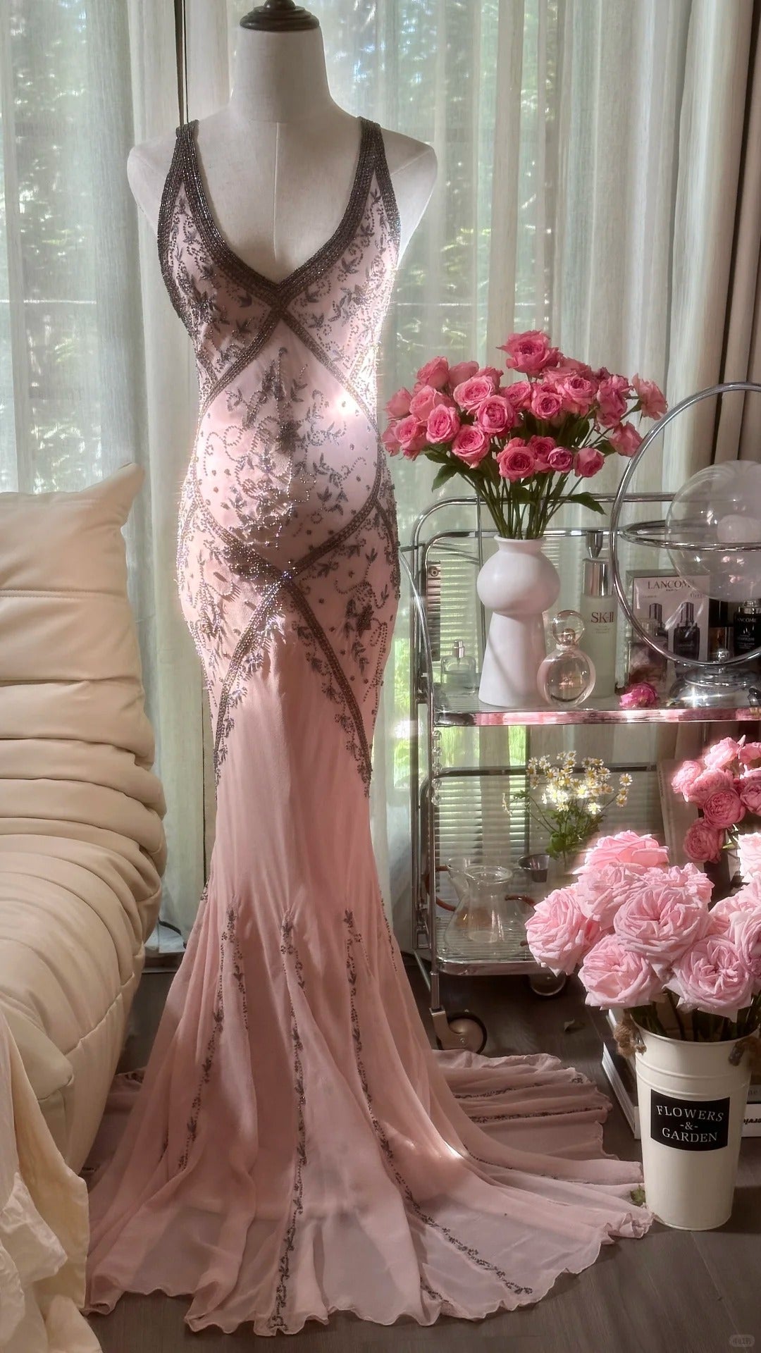 Retro Pink Halterneck V-neck Open Back Beaded Chiffon Long Prom Dress P3356