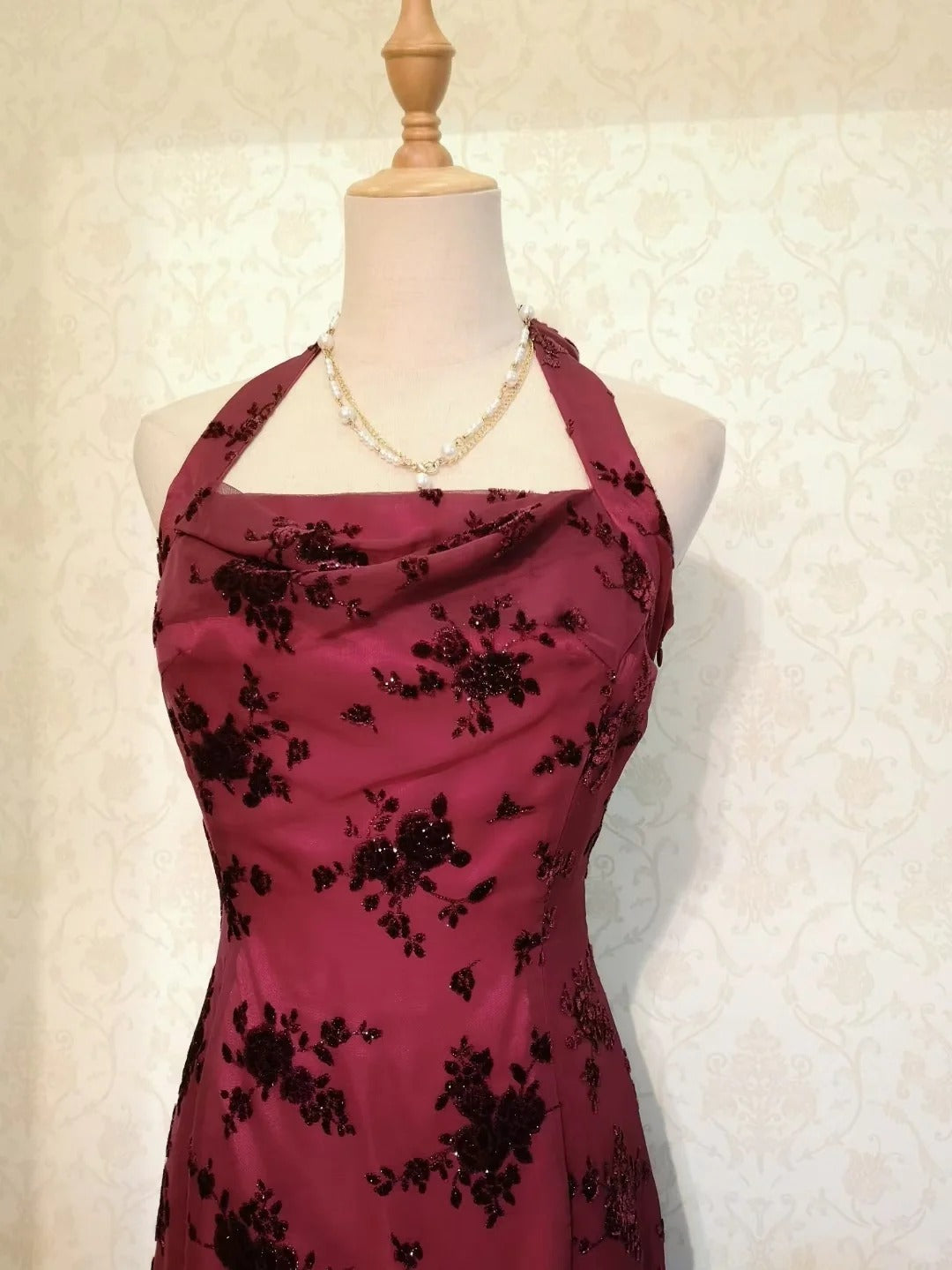 Vintage Chic Halter Neck Beaded Chiffon Prom Dress P3370