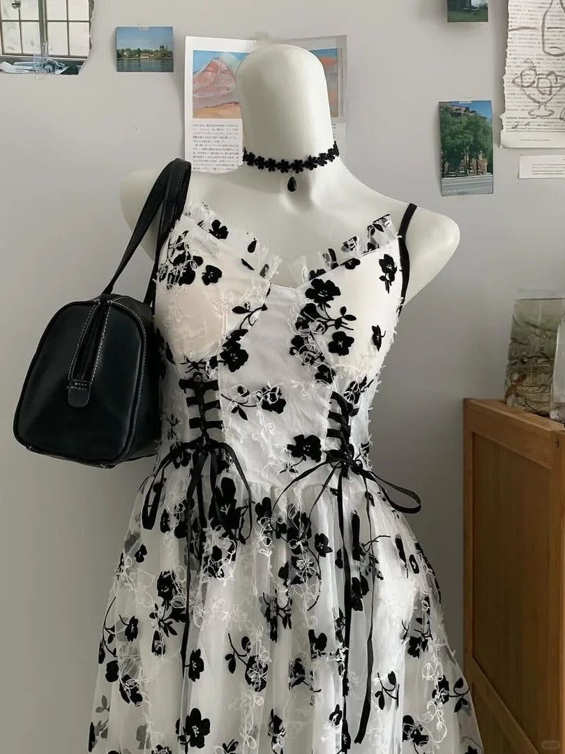 Princess Spaghetti Strap Sweetheart Neck Lace Black Floral A-Line Homecoming Dress P3414