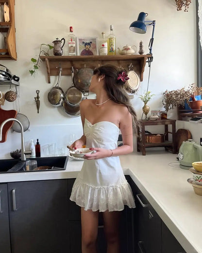 Sweet White Sweetheart Neck Mini 17th Birthday Homecoming Dress P3513