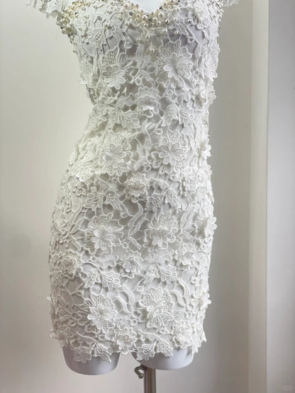 Elegant White Pearl Round Neck Lace Tight Hip 19th Birthday Homecoming Dress P3535