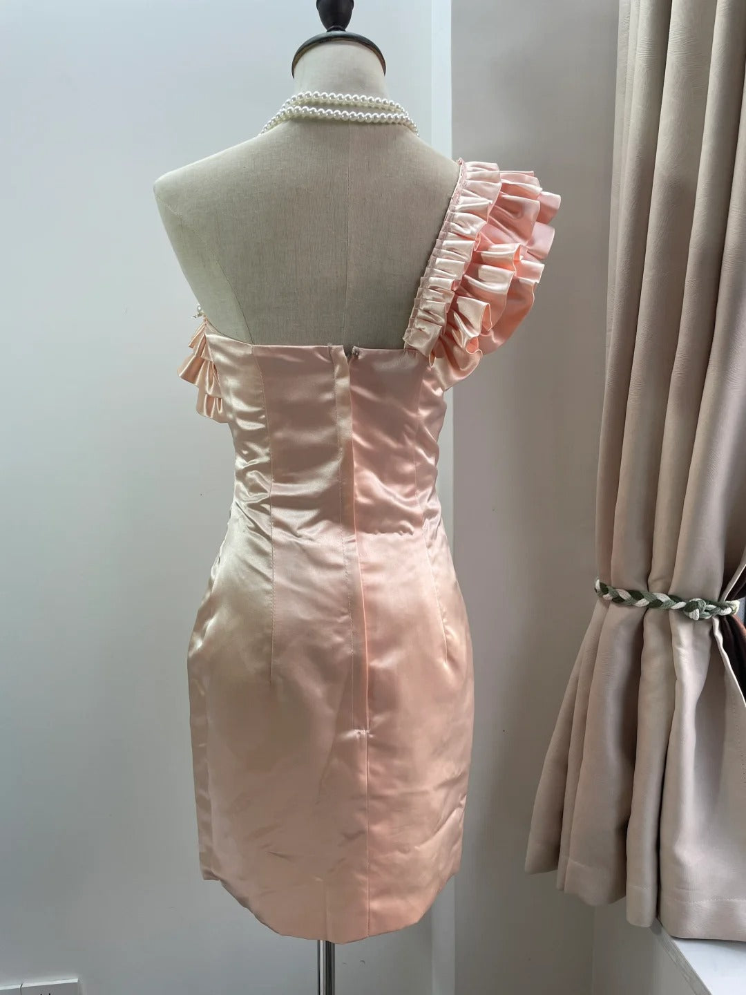 Cute Pink Off-shoulder Satin Tight-fitting Hip 17th Birthday Homecoming Dress P3536