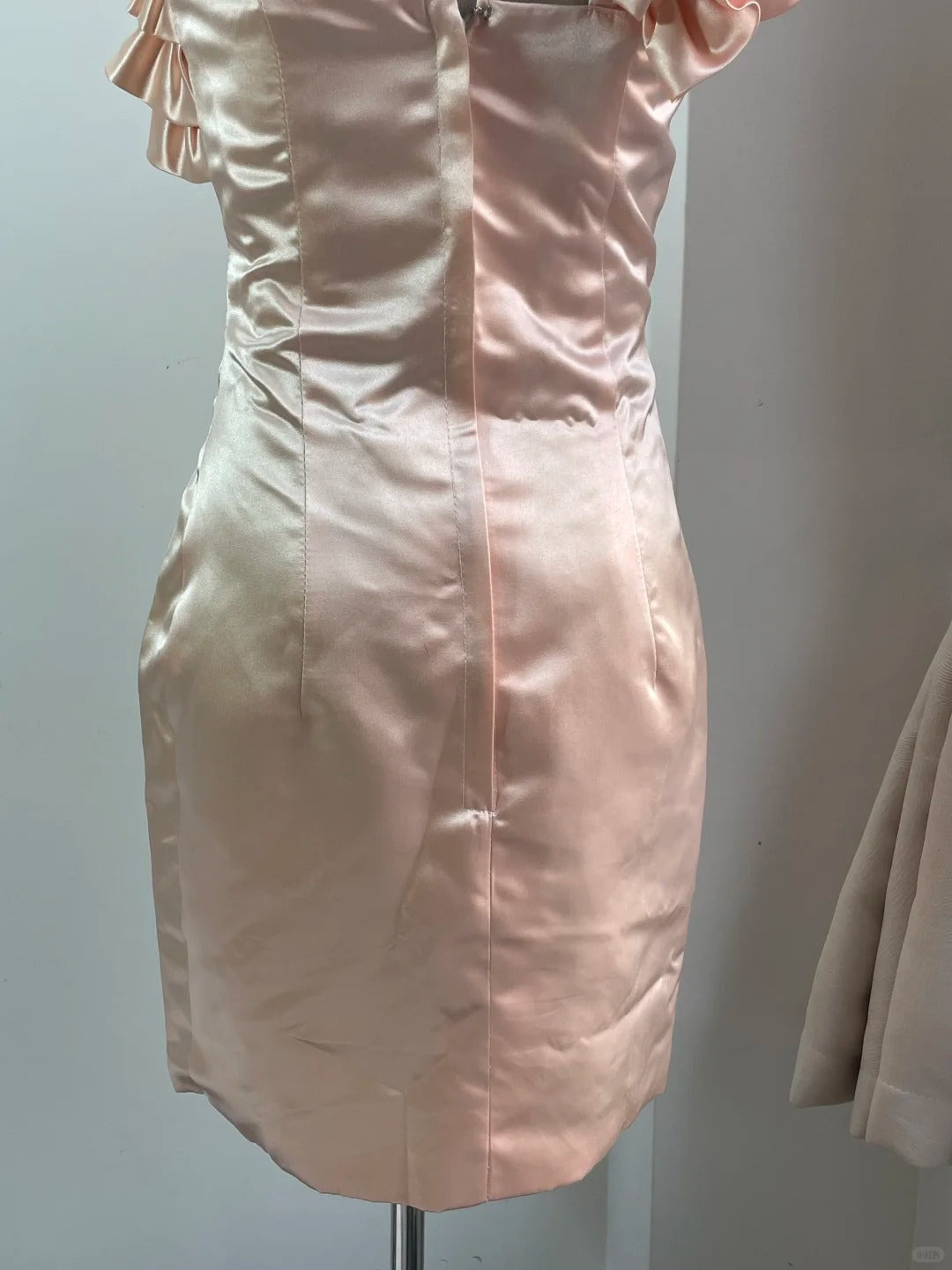 Cute Pink Off-shoulder Satin Tight-fitting Hip 17th Birthday Homecoming Dress P3536