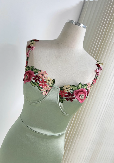 Retro Embroidered Suspenders Slim Fit Hip 17th Birthday Homecoming Dress P3538