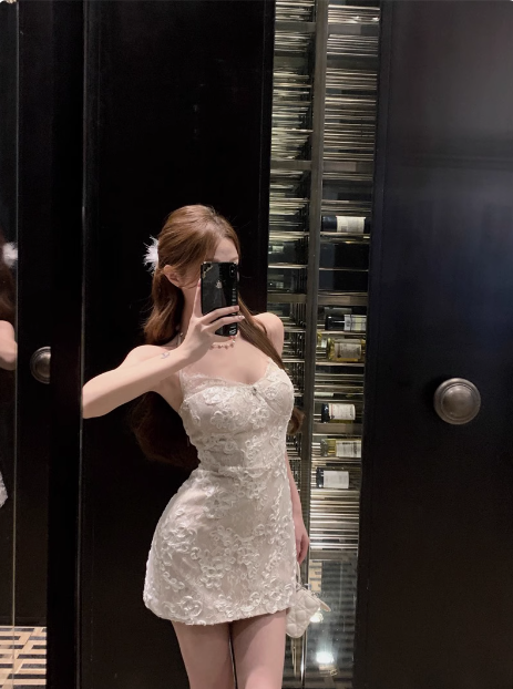 French Lace Halterneck Slim Fit Hip Camisole Homecoming Dress P3662