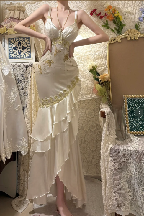 Vintage Beaded Satin V-Neck Ruffle Mermaid Prom Dress P3751