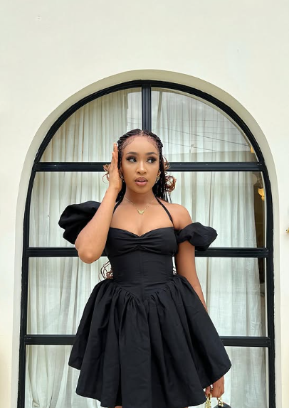 Elegant Halterneck Black Satin A-line Off-the-shoulder Birthday Dress Homecoming Dress P3779