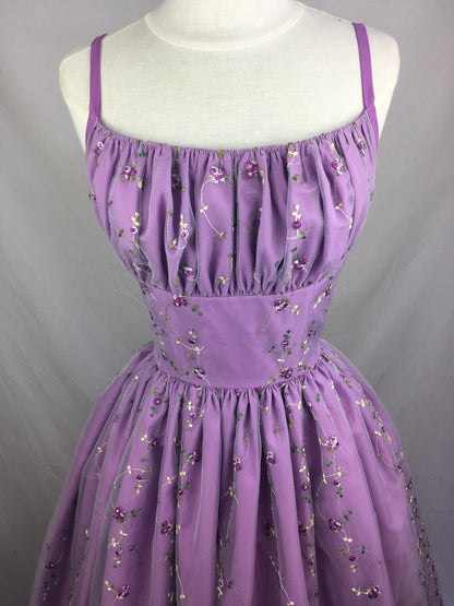 Sweet Purple Flower Embroidery Waist A-line 16th Birthday Homecoming Dress P3921