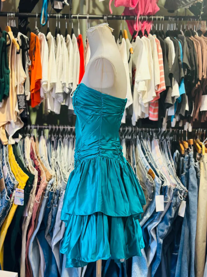 Sweetheart Neck Blue Satin 17th Birthday Short Skirt Homecoming Dress P3932