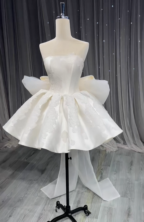 Fairy White Strapless Satin Appliques A Line Birthday Outfits Short Homecoming Dress With Bow S805