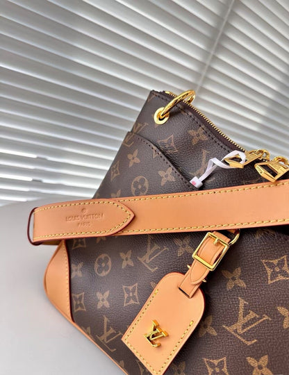 Louis Vuitton M45354 Odéon PM