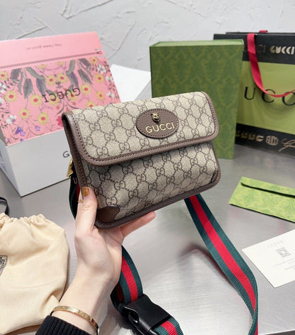 GUCCI NEO VINTAGE GG SUPREME BELT BAG