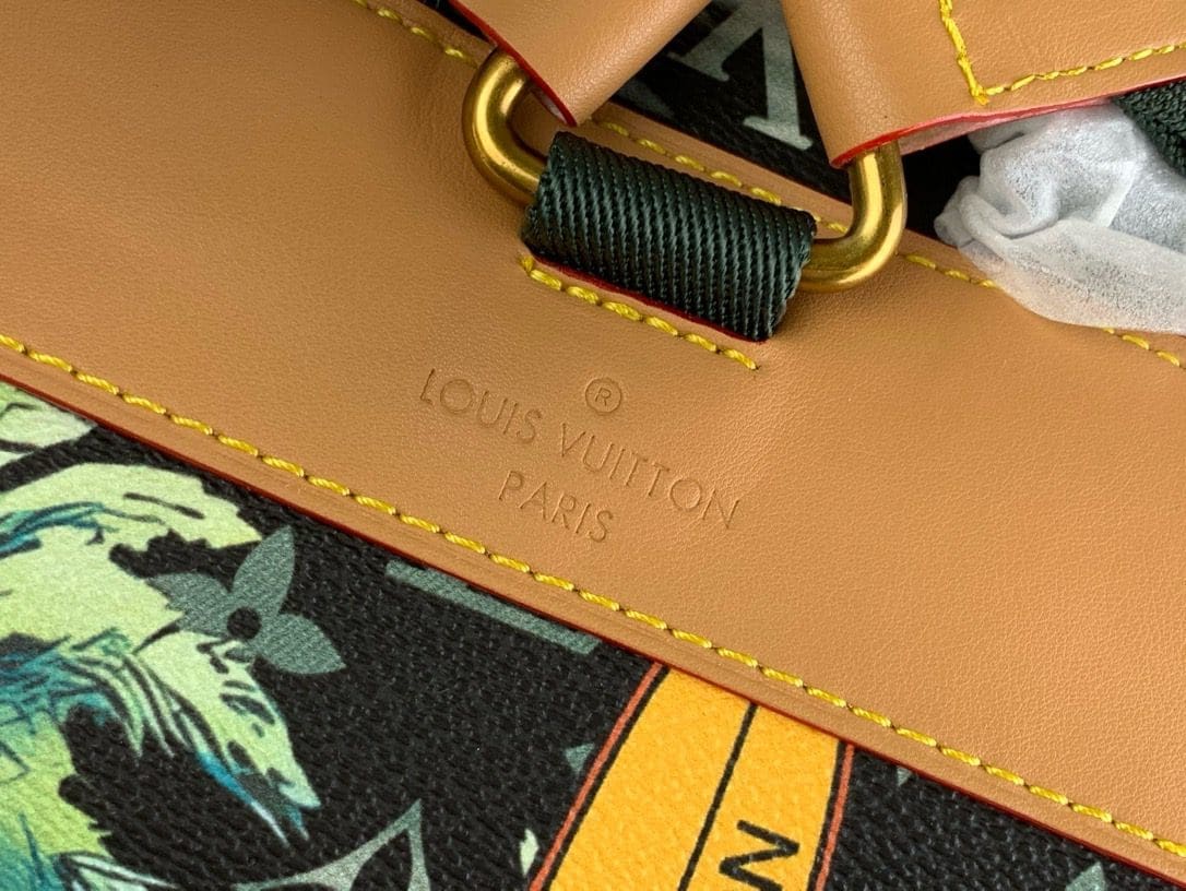 Louis Vuitton M24996 Christopher MM