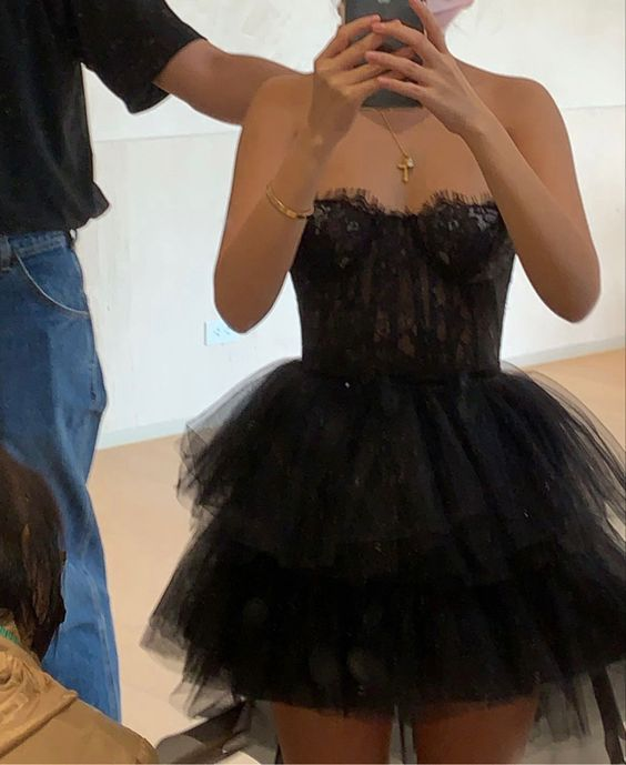 Simple A-Line Black Tulle Multi-Layered Homecoming Dress Strapless Short Cocktail Dress S384