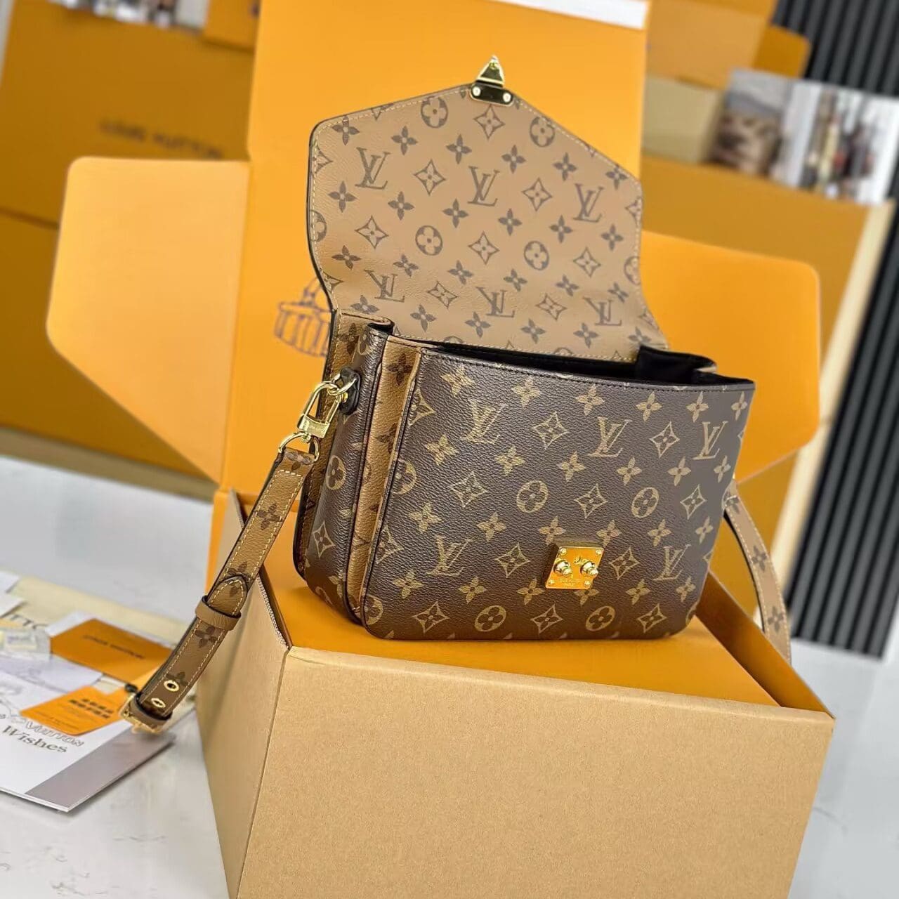 Louis Vuitton M44876 Pochette Métis