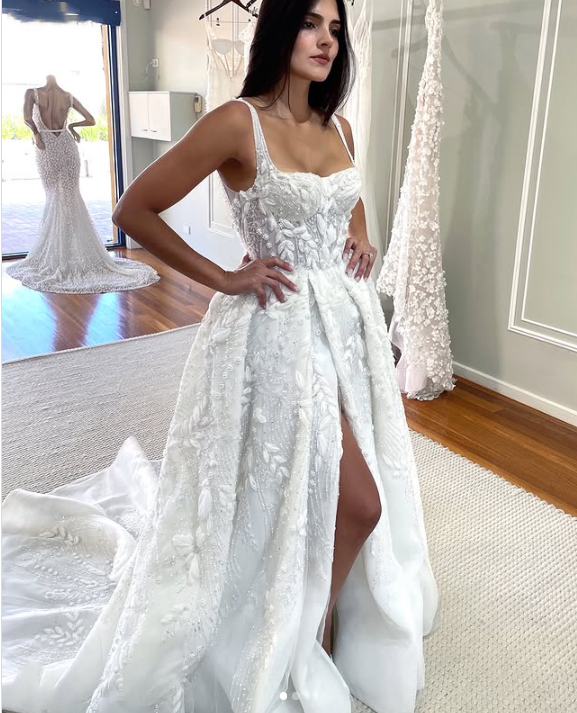 White fantasy square neck slit lace applique long tulle backless bridal gown wedding dress gh2404
