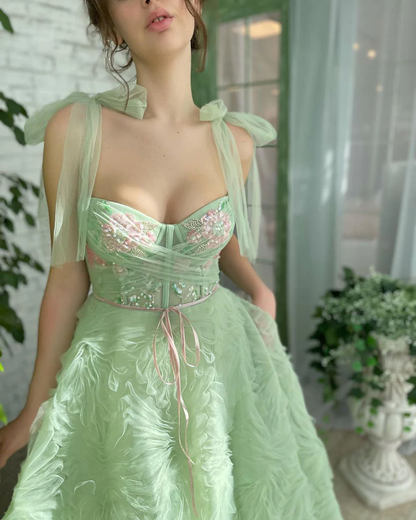 Gorgeous green long tiered ruffled ball gown embroidered lace applique beaded bow strappy evening gown with pockets gh1846