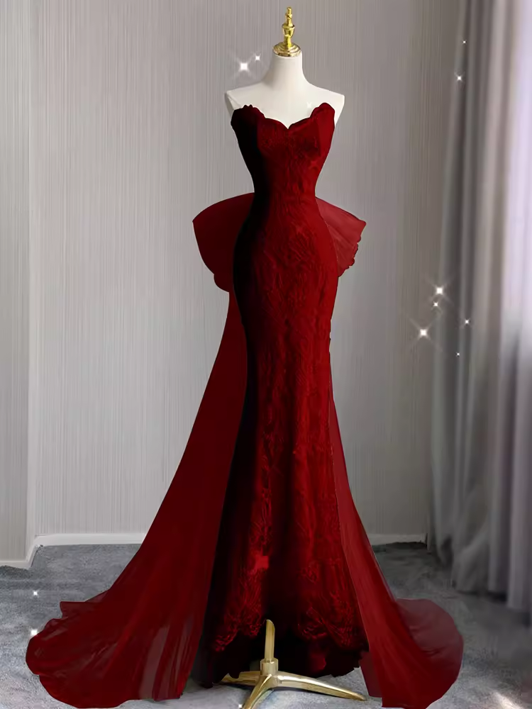 Sexy Mermaid Strapless Red Lace Long Prom Dress P1053