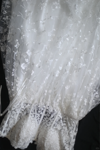 Simple White Spaghetti Straps Lace Appliques A Line Wedding Dress Bridal Dress S540