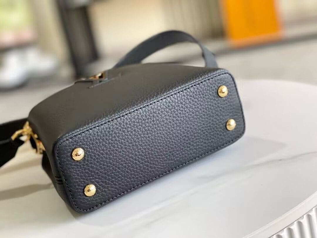 Louis Vuitton M56071 Capucines Mini