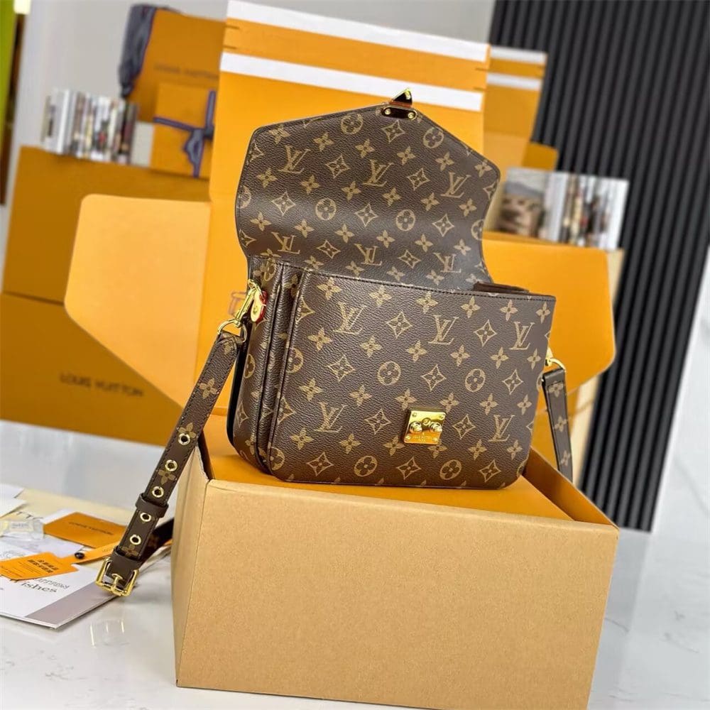 Louis Vuitton M44875 Pochette Métis