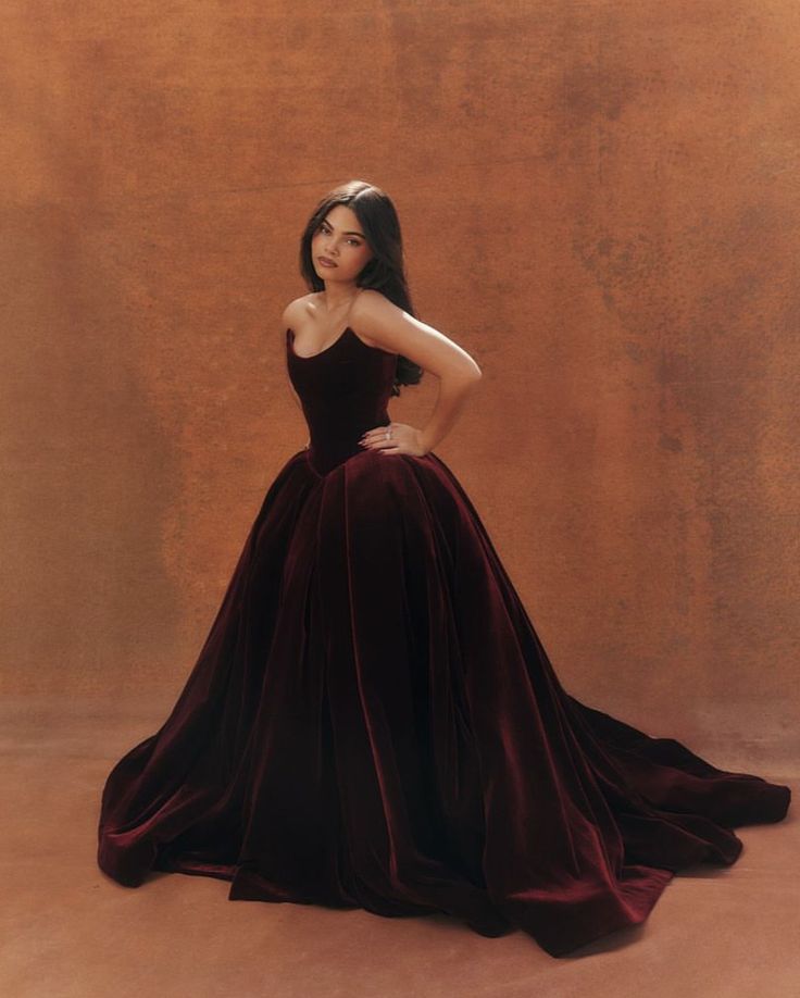 Sexy Ball Gown Strapless Velvet Burgundy Ruffles Long Birthday Dress Birthday Outfits Graduation Dresses D2578