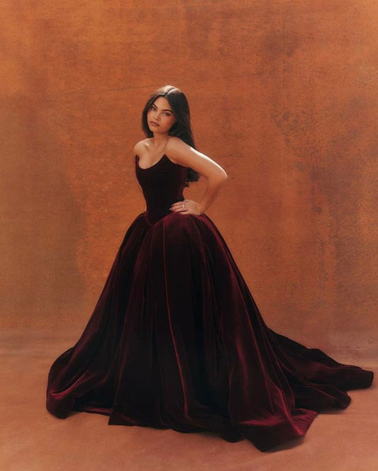 Sexy Ball Gown Strapless Velvet Burgundy Ruffles Long Birthday Dress Birthday Outfits Graduation Dresses D2578