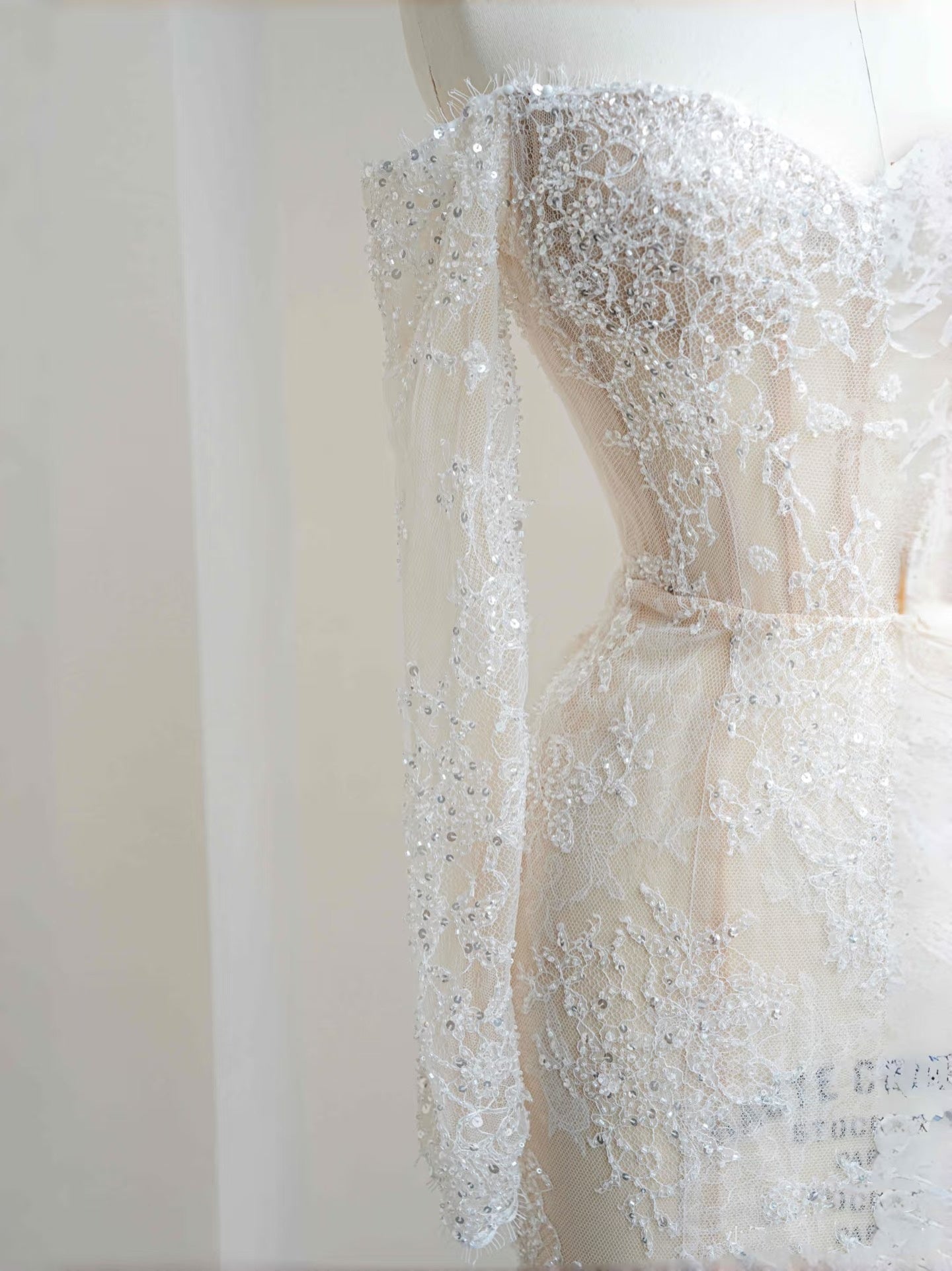 Pretty Bridal Gown Mermaid Off The Shoulder Lace White Long Wedding Dresses Modest Bridal Gowns D2717