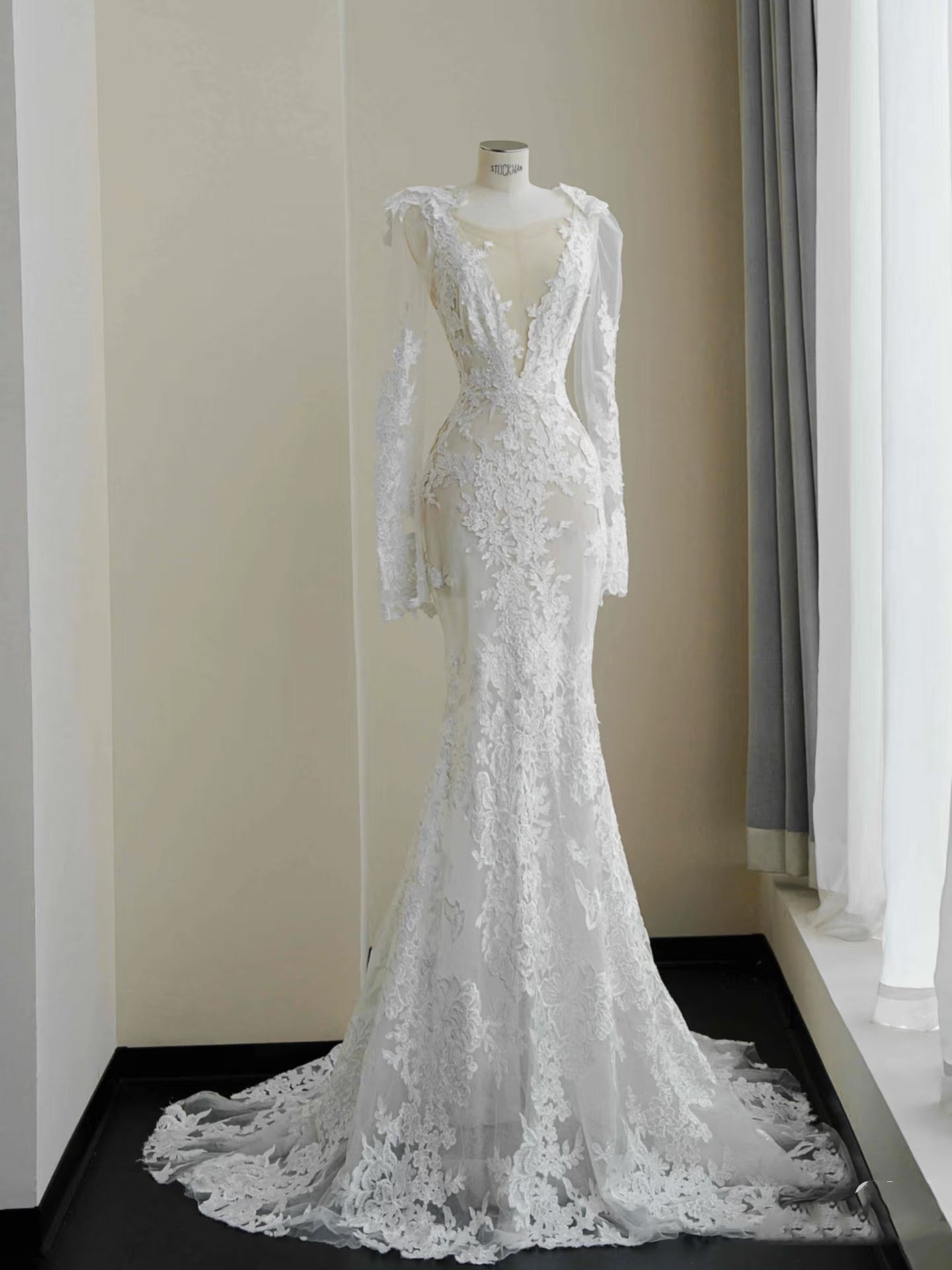 Pretty Bridal Gown Mermaid V Neck Lace White Long Wedding Dresses Modest Bridal Gowns D2726