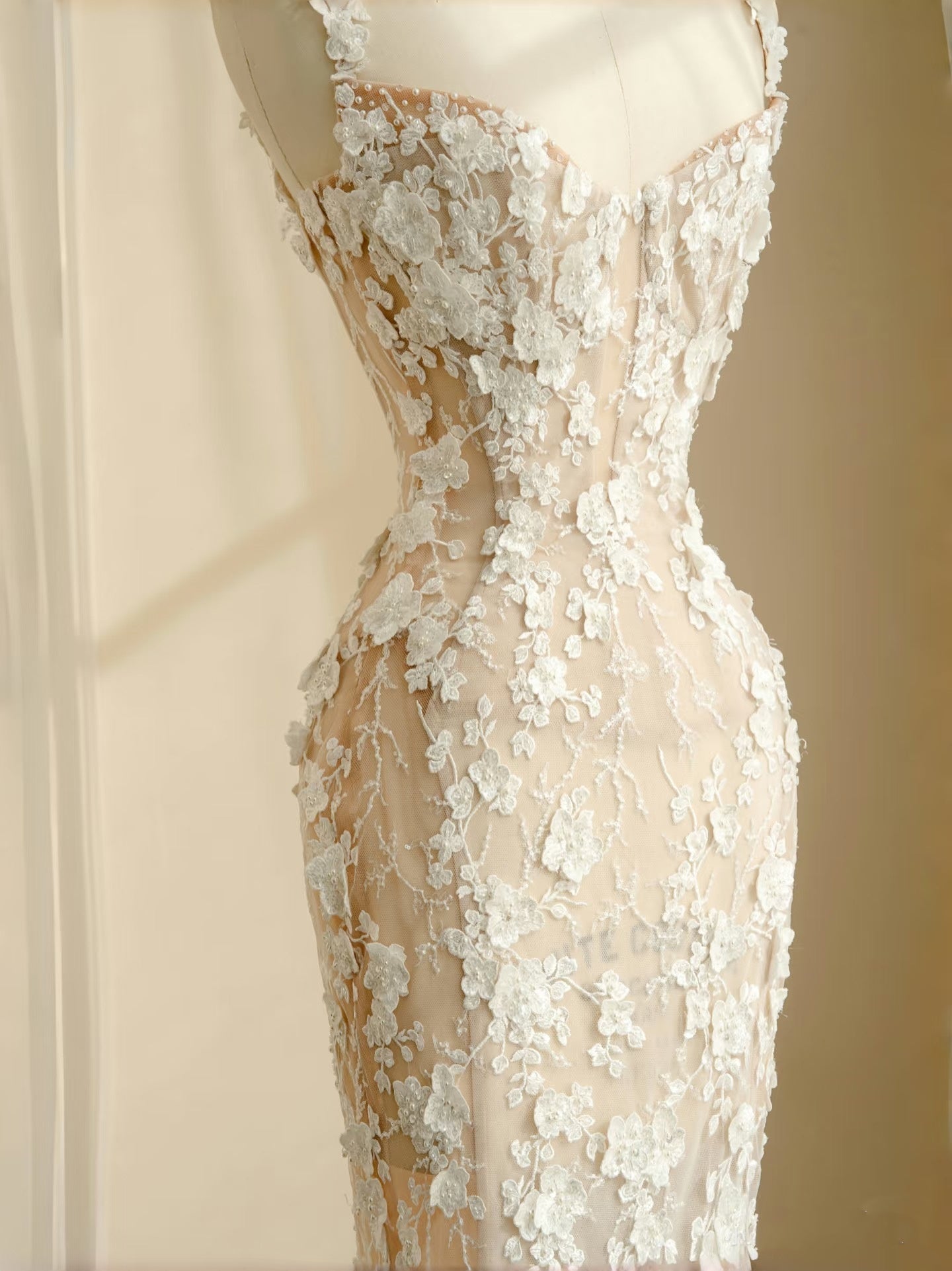 Simple Bridal Gown Mermaid Straps White Lace Floor Length Wedding Dresses Minimalist Bridal Gowns D2730