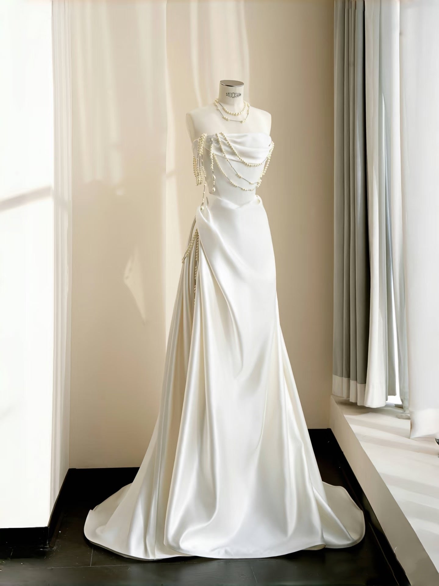 Simple Bridal Gown Sheath Strapless White Satin Floor Length Wedding Dresses Minimalist Bridal Gowns D2732