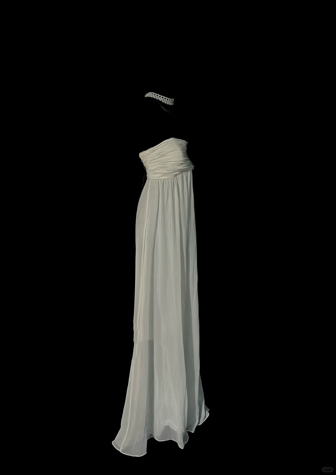 Classy Elegant A line Halter White Chiffon Sleeveless Long Prom Dresses H2968