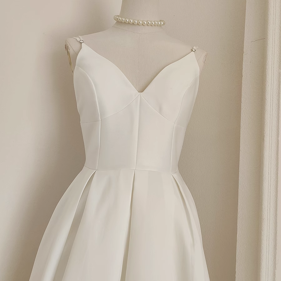 Simple A line Spaghetti Straps White Vacation Dress Satin Women Birthday Dresses SD444