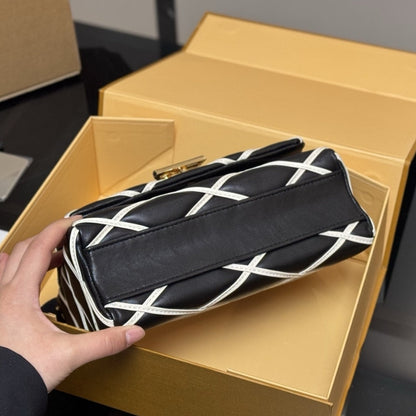 LOUIS VUITTON GO 14 PM BLACK AND WHITE 23CM M14849