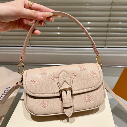 LOUIS VUITTON NANO DIANE BICOLOR EDEN 18CM M13642