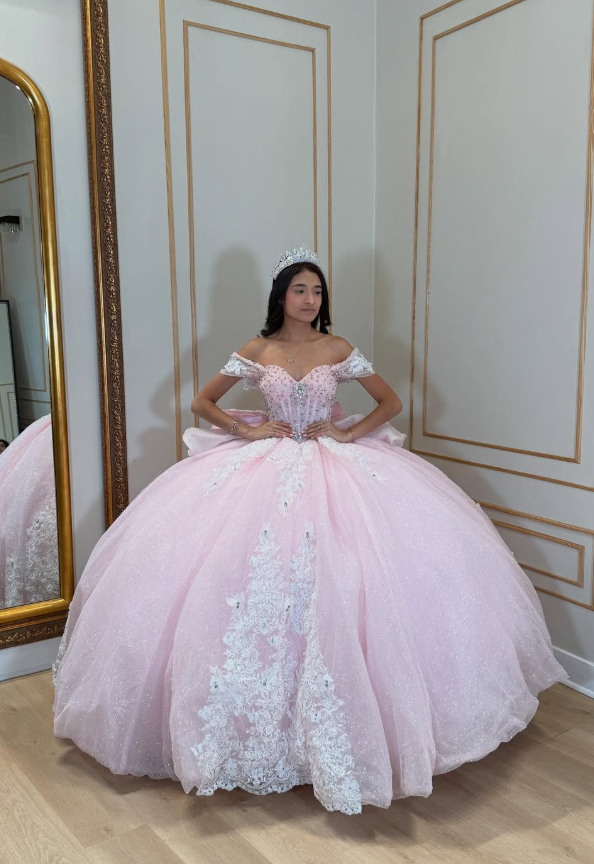 Pink Ball Gown Off the Shoulder Appliques Beaded Tulle Sweet 16 Dress Party Gowns Quinceanera Dresses SH3558