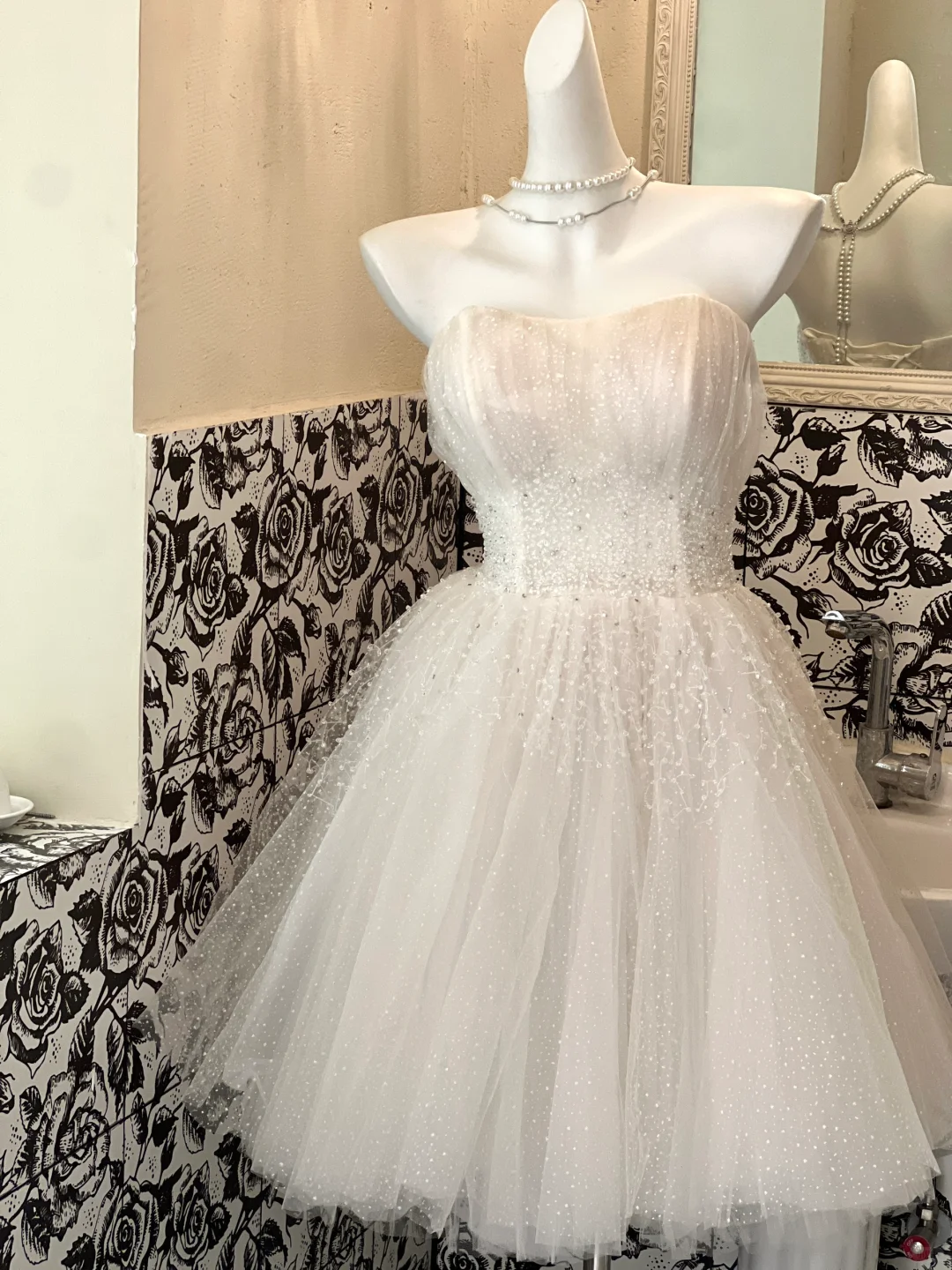 White Ball Gown Sweetheart Neck Beaded Tulle Short Homecoming Dress Birthday Dress SH3858