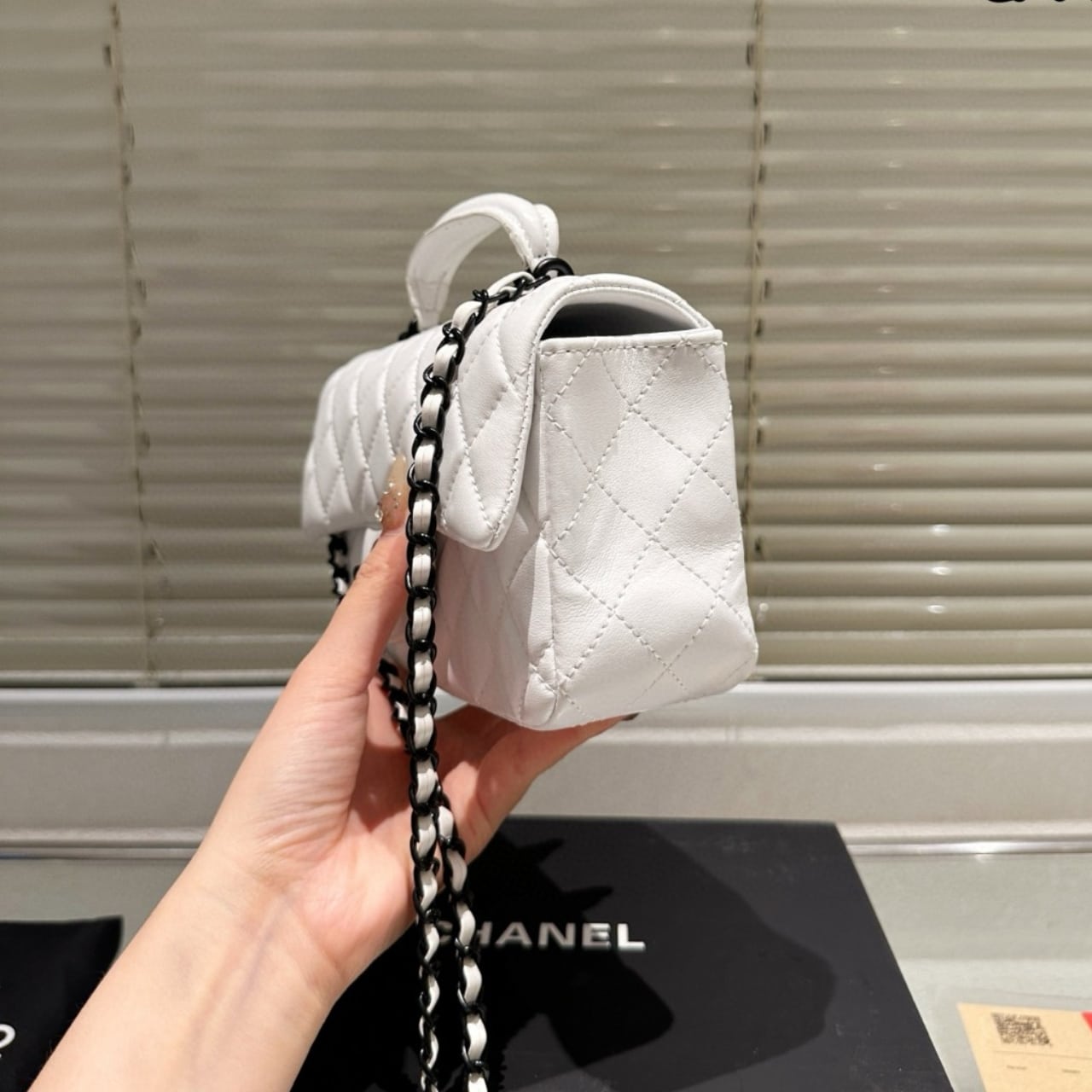 CHANEL VINTAGE SMALL CLASSIC FLAP BAG WHITE 20CM