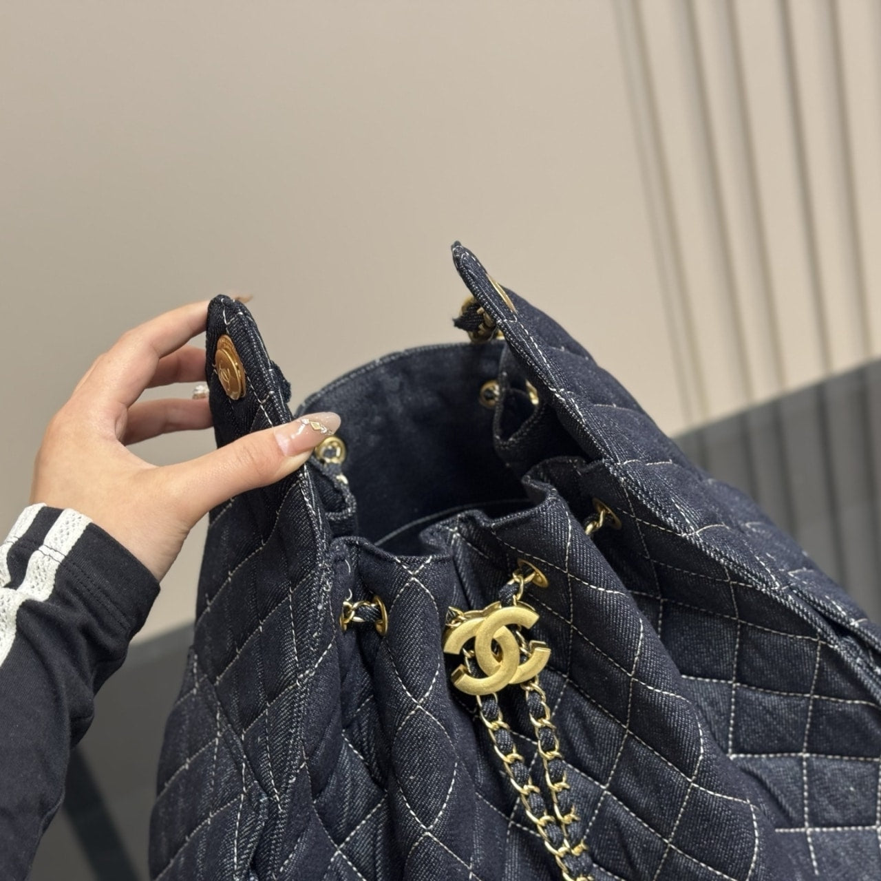 CHANEL 25 MEDIUM BAG SHOULDER HANDBAG DENIM DARK BLUE 40CM