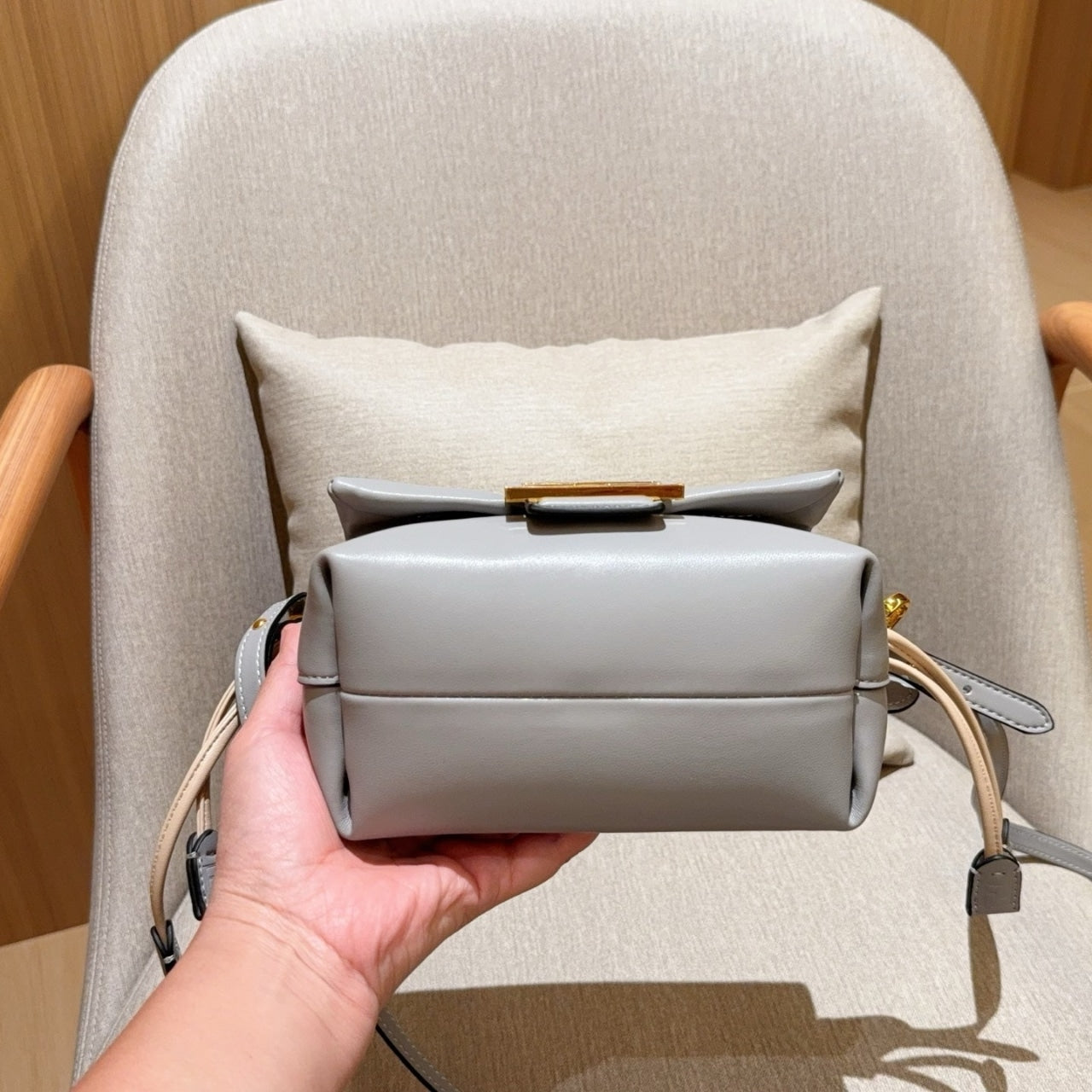 FENDI MAMMA BAGUETTE SMALL MATCHA GREEN 18CM 8BS105ABVEF1SK5