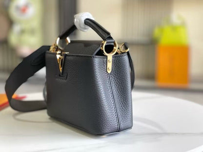 Louis Vuitton M56071 Capucines Mini