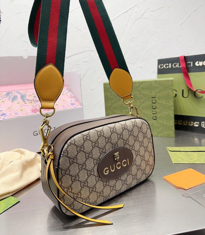 GUCCI NEO VINTAGE GG SUPREME MESSENGER BAG