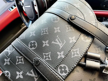 Louis Vuitton M45419 Christopher MM